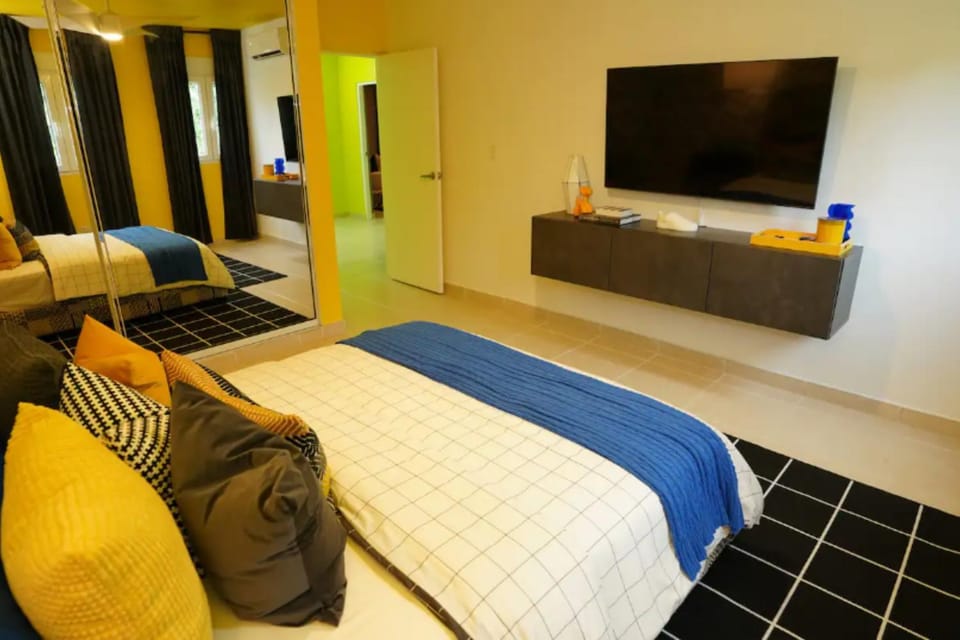 Bed, Photo of the whole room