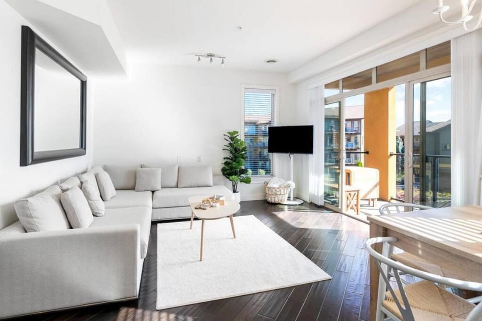 The Beach House at Barona Beach 4301 Apartment in West Kelowna
