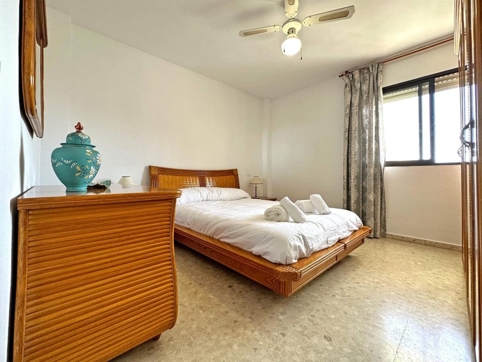Bed, Bedroom, fireplace