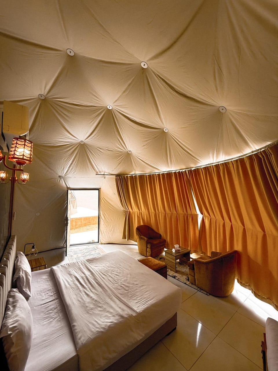 Bed, Photo of the whole room, Seating area, Bedroom