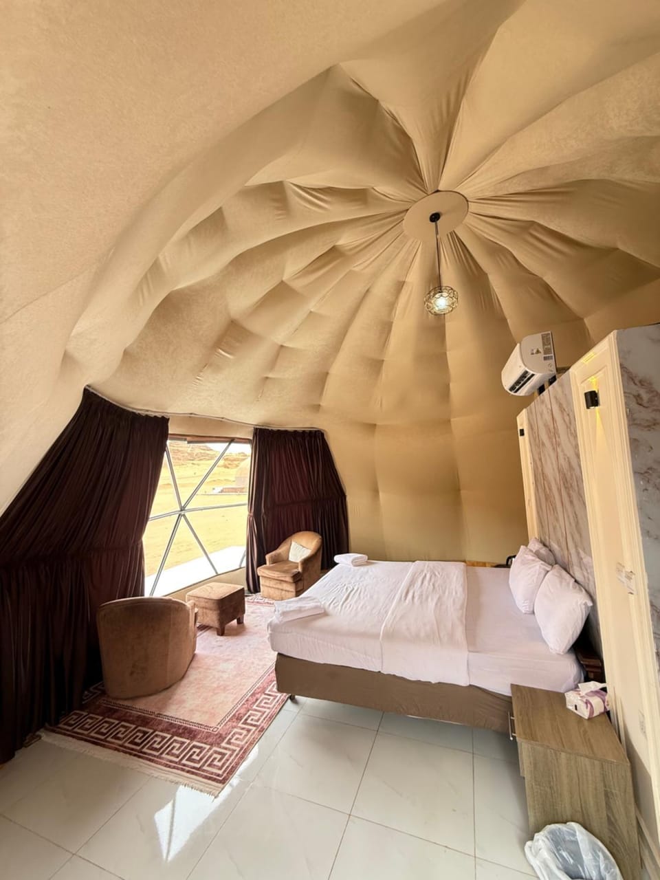 Bed, Photo of the whole room, Bedroom, fireplace, towels, wardrobe