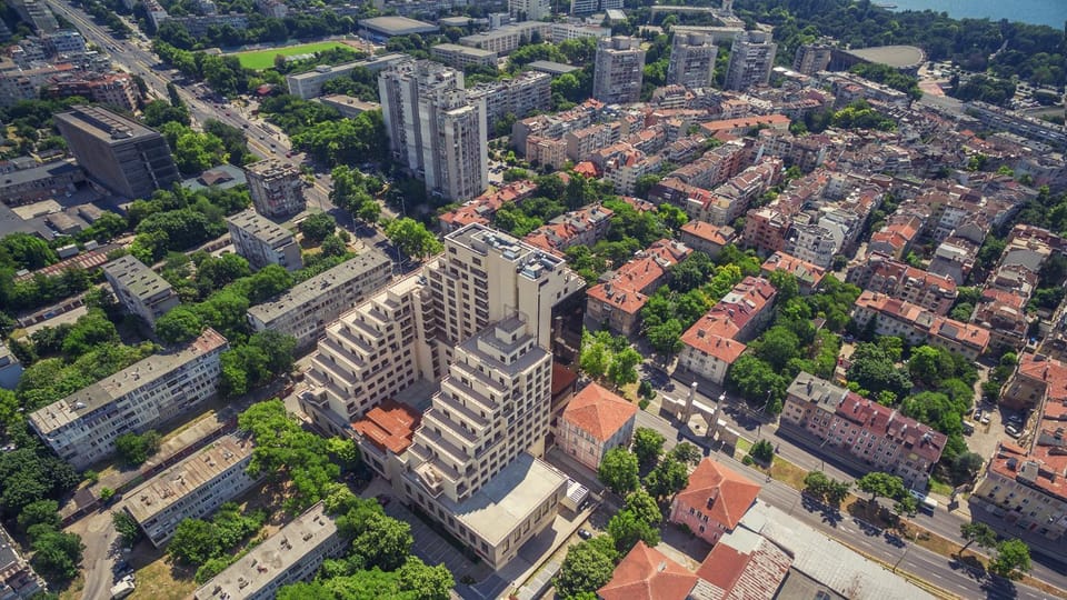 Property building, Day, Neighbourhood, Bird's eye view, City view, Street view, Location