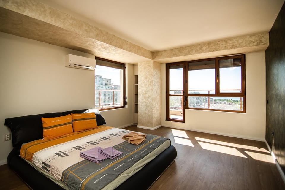 Bed, Photo of the whole room, Bedroom, towels, air conditioner