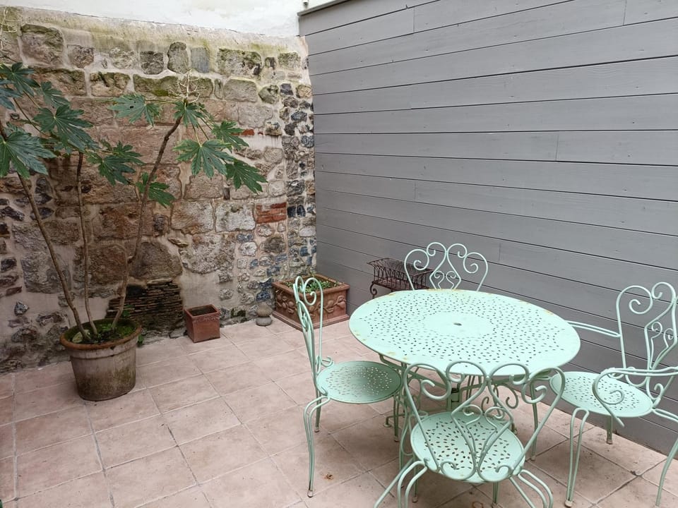 Lovely cottage in Honfleur center House in Honfleur