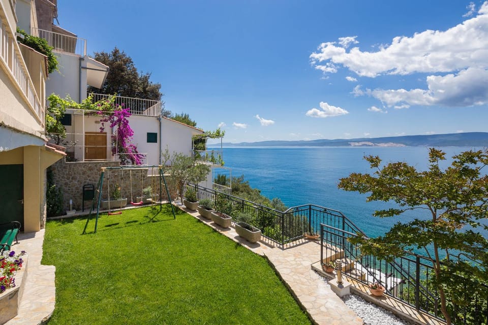 Property building, Day, Garden, Garden, Sea view