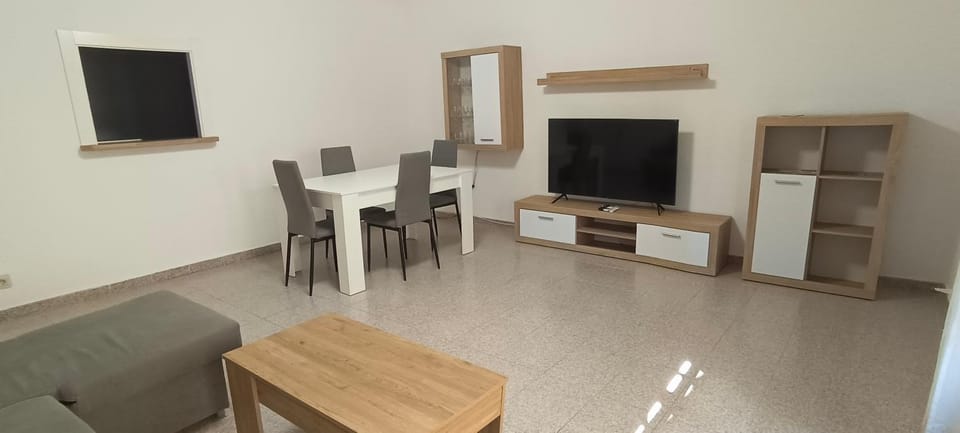 TV and multimedia, Living room, Dining area