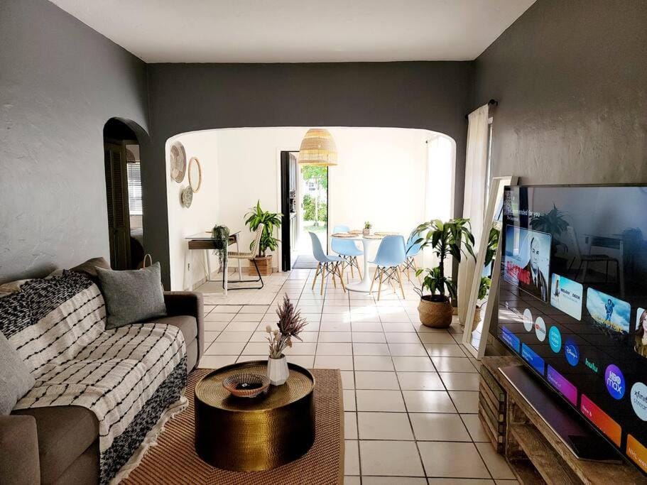 Tropical Charm Little Havana Calle Ocho 3 Apartment in Coral Gables