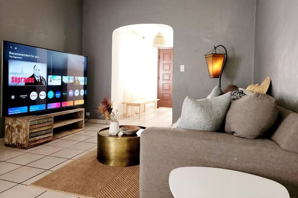 Tropical Charm Little Havana Calle Ocho 3 Apartment in Coral Gables