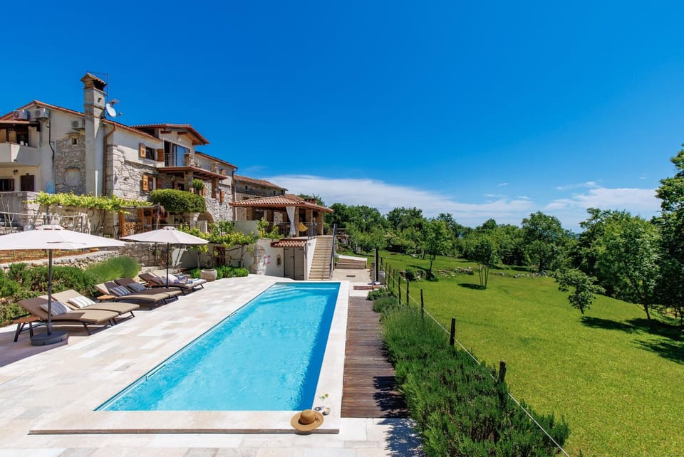 Property building, Garden, Swimming pool