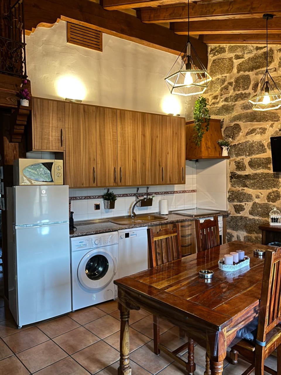 Kitchen or kitchenette, Living room, Seating area, Dining area, dishwasher, oven, pet friendly, stove, washing machine