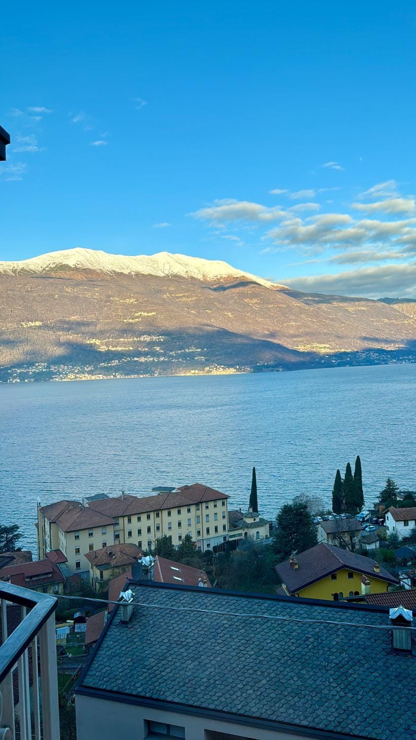 View (from property/room), Lake view, Landmark view