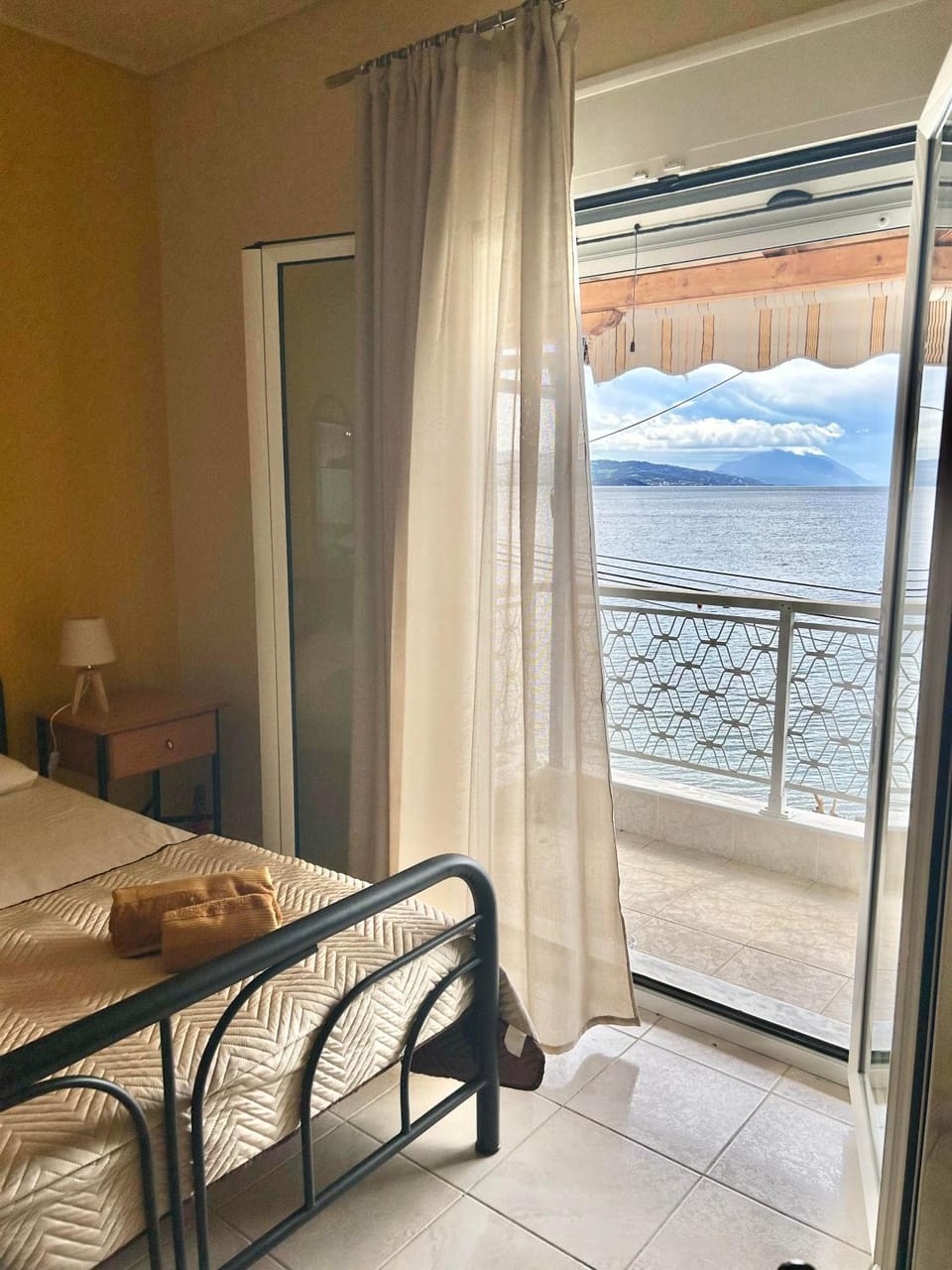 Bed, Balcony/Terrace, Bedroom, Sea view