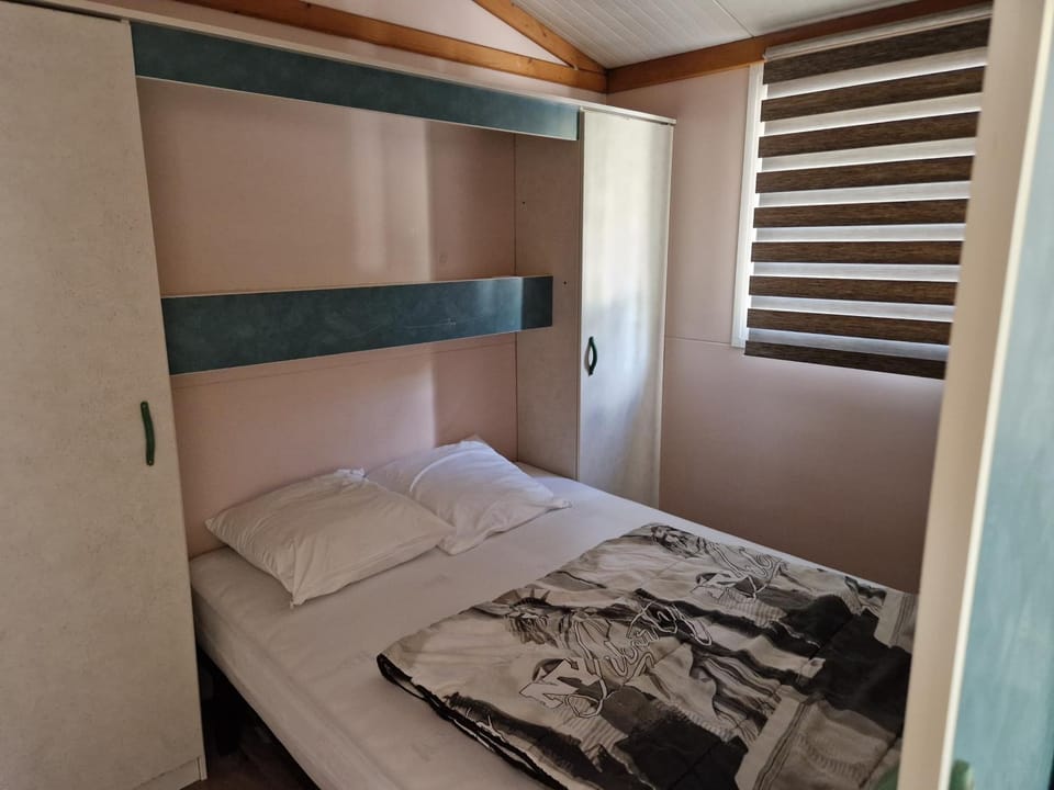 Camping du Nizour Campground/ 
RV Resort in Nouvelle-Aquitaine