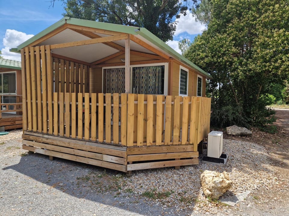 Camping du Nizour Campground/ 
RV Resort in Nouvelle-Aquitaine