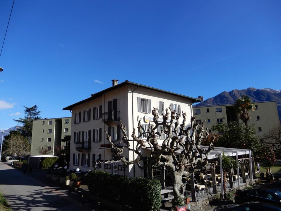 Property building, Neighbourhood, Natural landscape, Street view