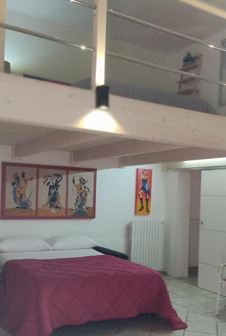 Bed, Photo of the whole room