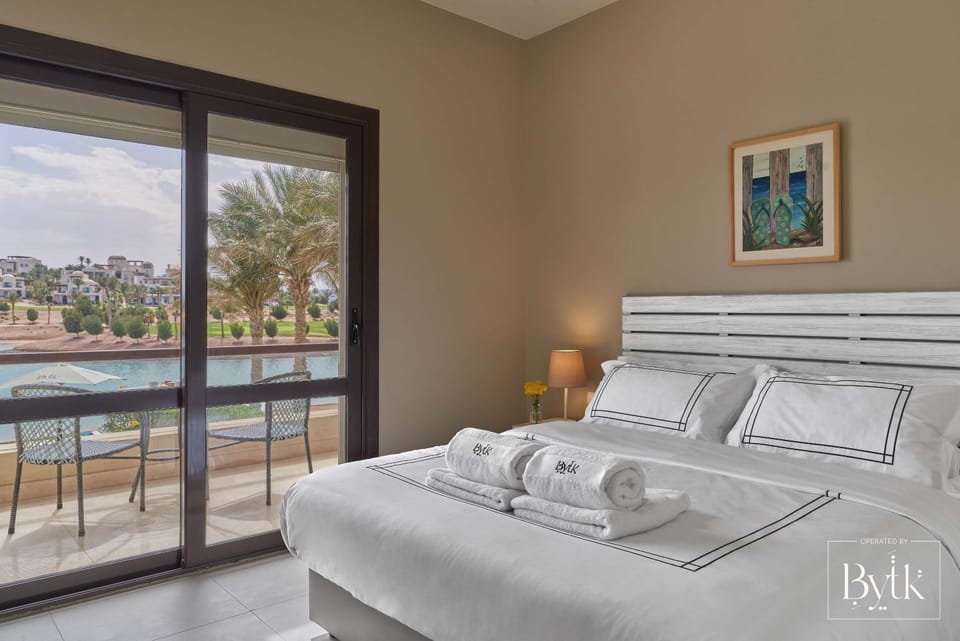 Bed, Balcony/Terrace, Bedroom, towels