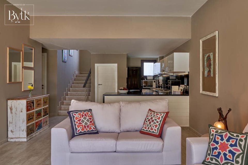 Kitchen or kitchenette, Living room