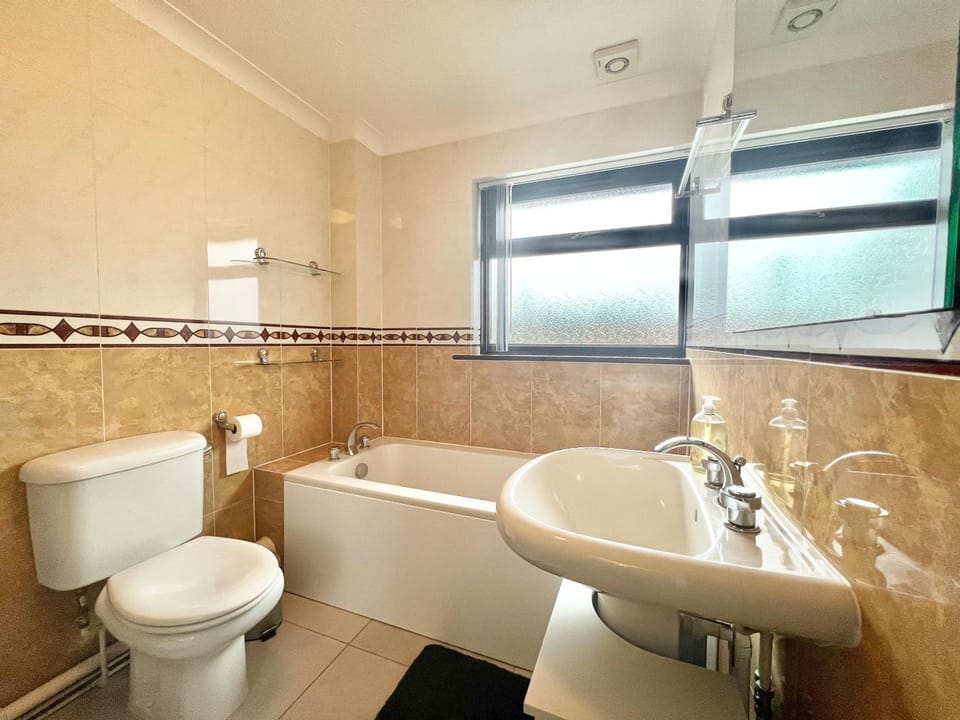 Shower, Toilet, Bathroom, Bath