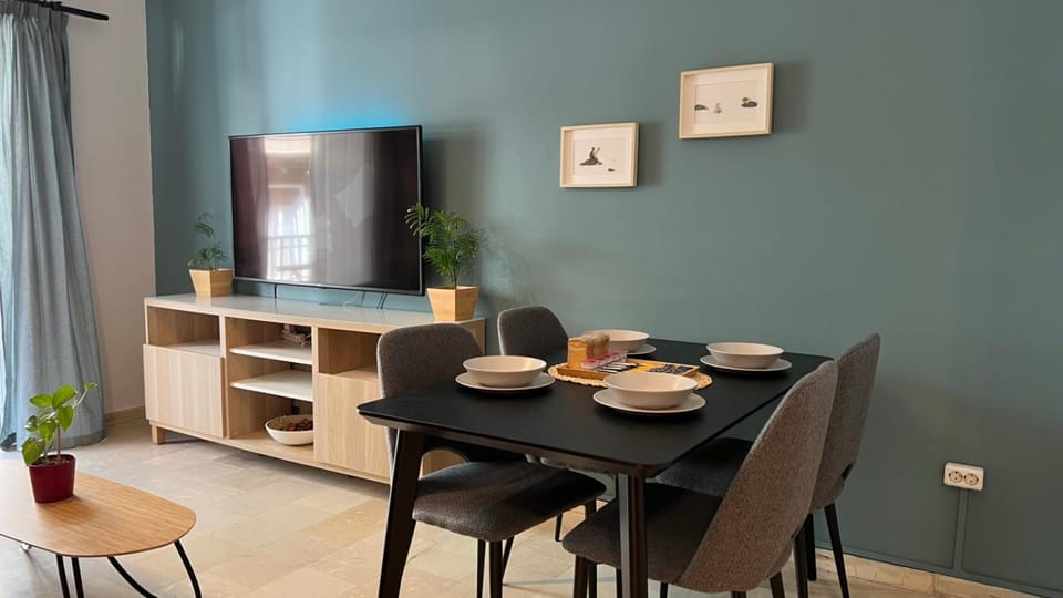 Living room, Dining area