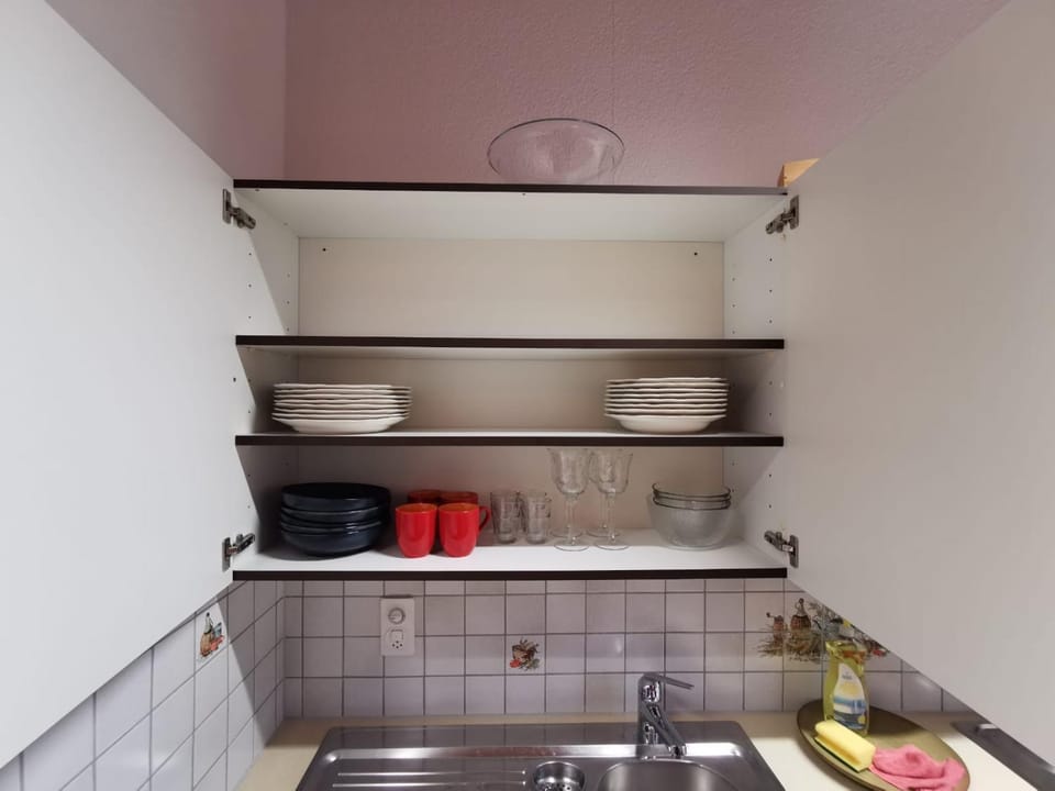 Simple Studio 36m2 in the Center of Burgdorf private Parking SMALL BATHROOM Apartment in Canton of Bern (Region)