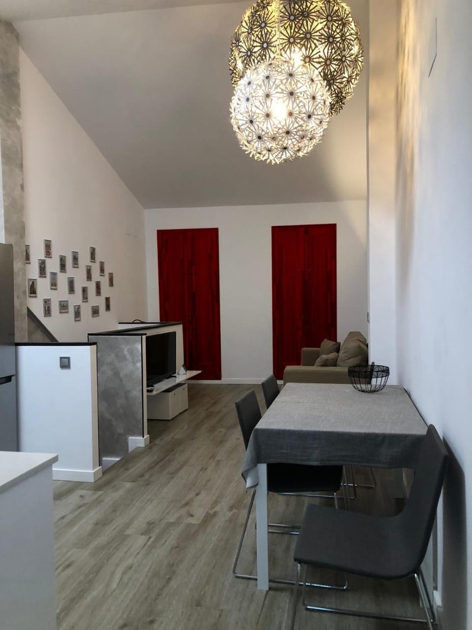 Seating area, Dining area