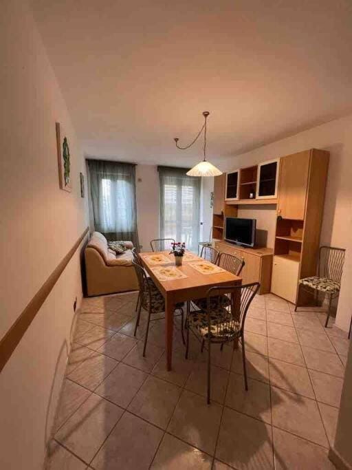 Appartamento tranquillo con patio e piscina Apartment in San Vincenzo