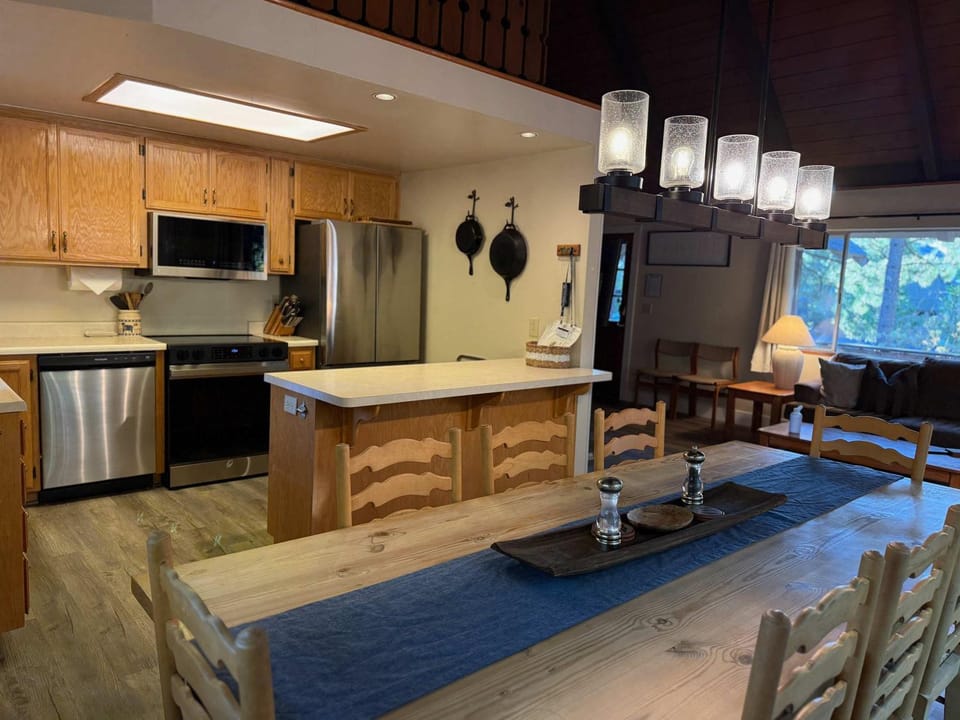 Blue Lake Chalet- 3 Bedroom + Loft/Pool Table in Arnold/Bear Valley (Pet-Friendly) House in Arnold