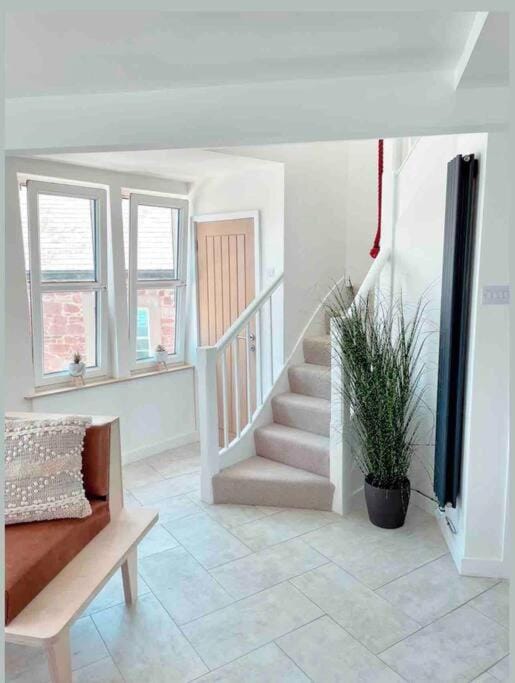 The View, Kingsand, luxurious seafront penthouse apartment with sun trap balcony and incredible sea views Apartment in Kingsand