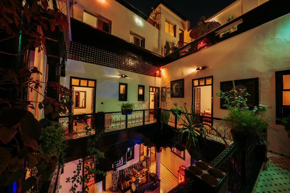 Property building, Night, Summer, Decorative detail, internet