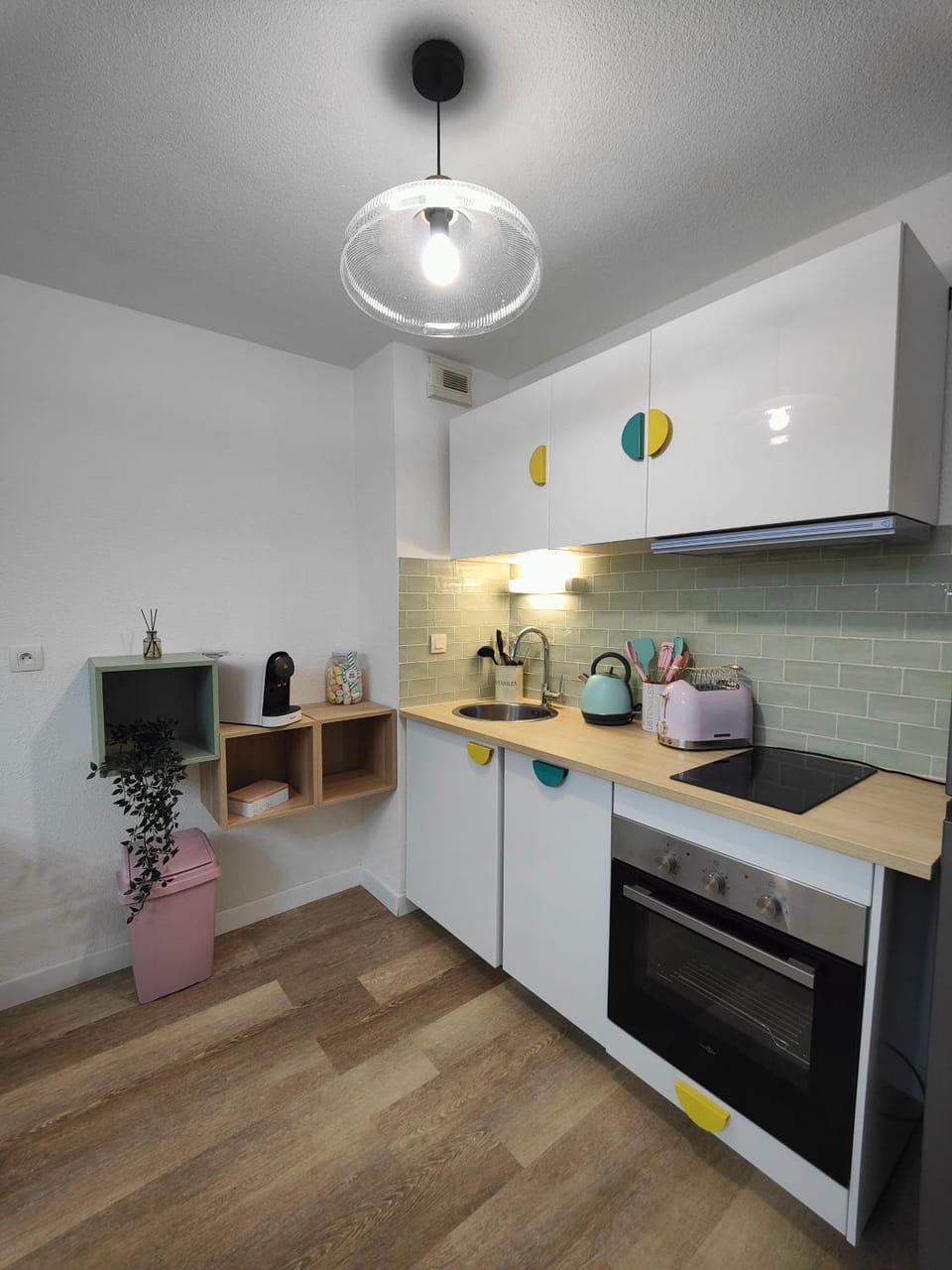 Coffee/tea facilities, Kitchen or kitchenette, dishwasher, pet friendly, stove, toaster, kitchen