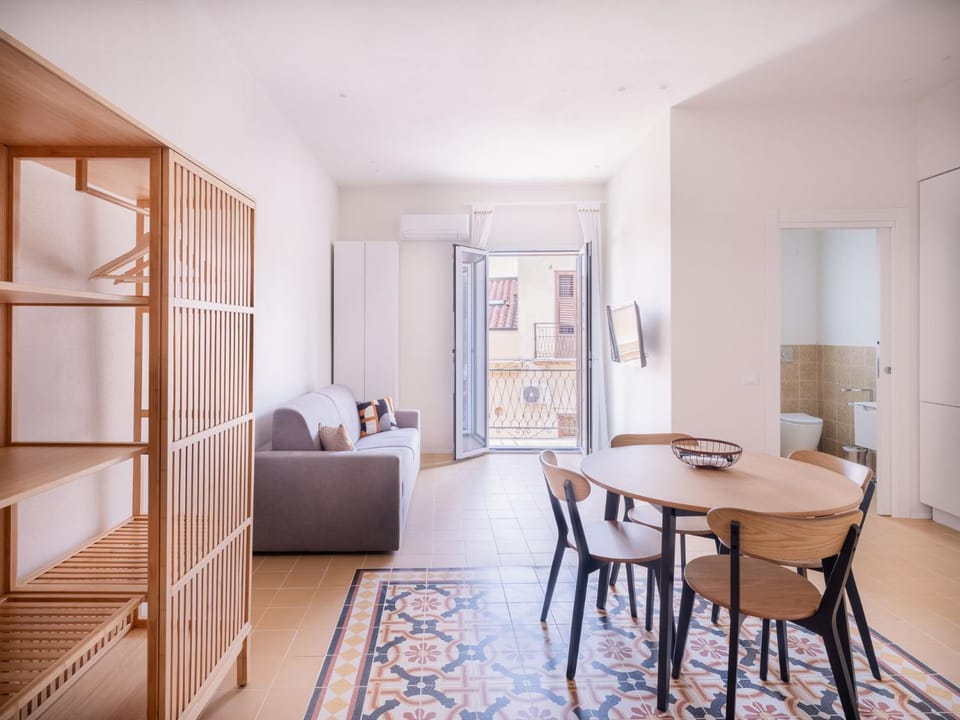 Balcony/Terrace, Living room, Seating area, Dining area