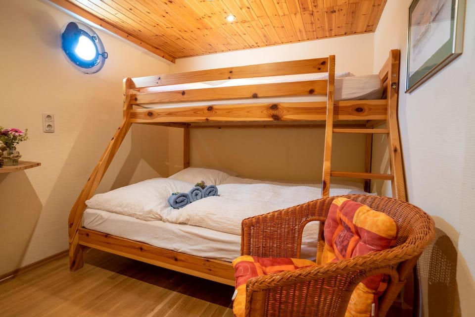 Bed, Photo of the whole room, Bedroom, bunk bed