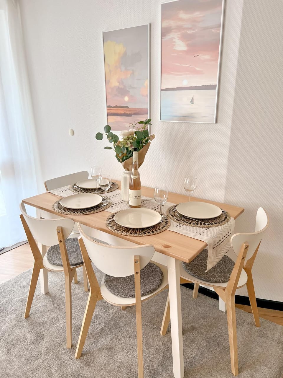 Seating area, Dining area