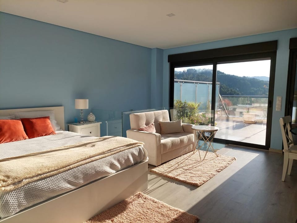 Bed, Natural landscape, Photo of the whole room