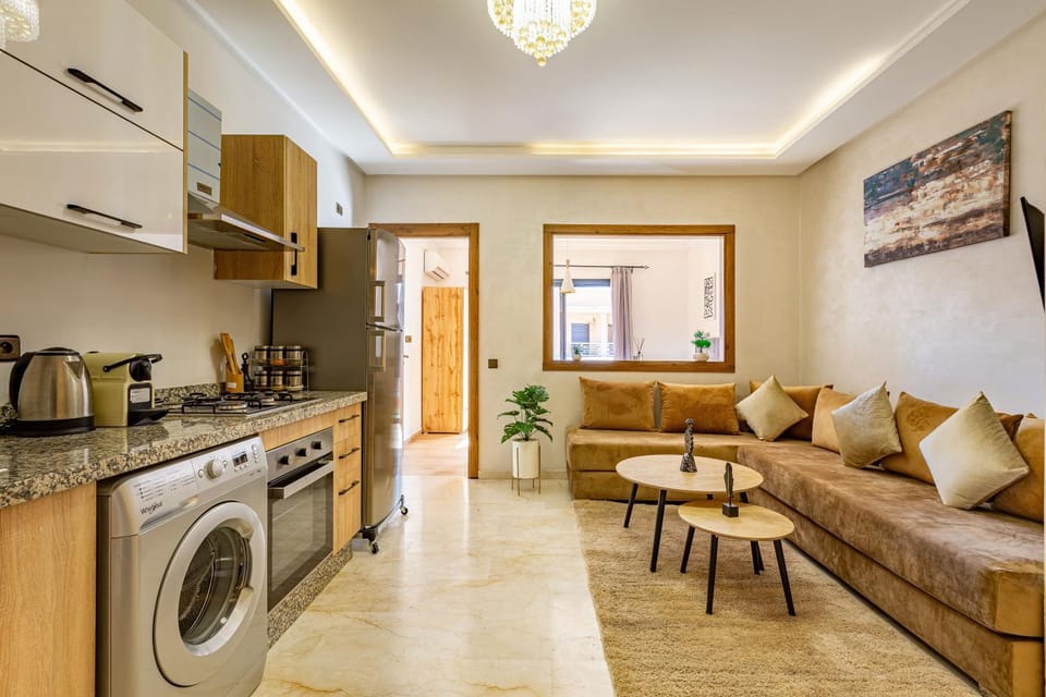 Kitchen or kitchenette, Living room, Seating area, minibar, oven, pet friendly, washing machine