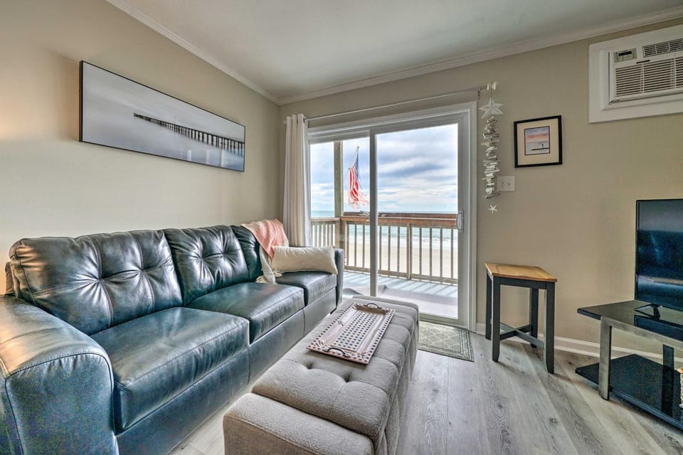 Chic Oceanfront North Topsail Beach Condo w/ Deck House in North Topsail Beach