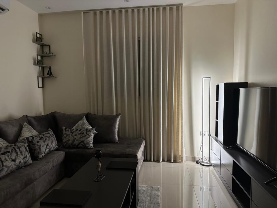 Communal lounge/ TV room, TV and multimedia, Living room, Seating area, Evening entertainment
