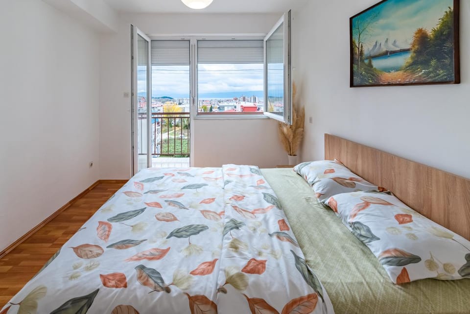 Bed, View (from property/room), Bedroom