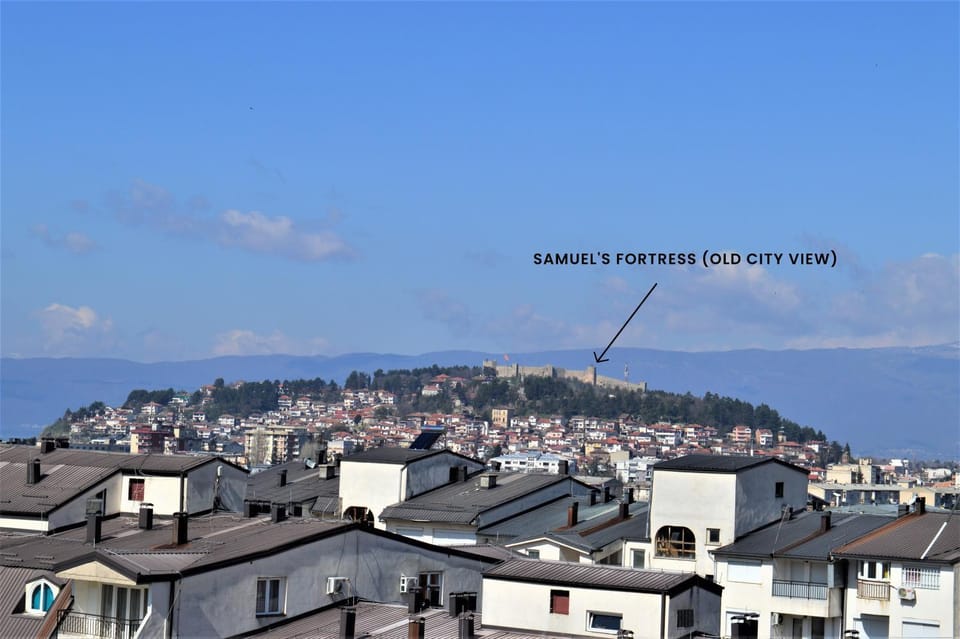 Day, Balcony/Terrace, City view, Lake view, Landmark view, Mountain view