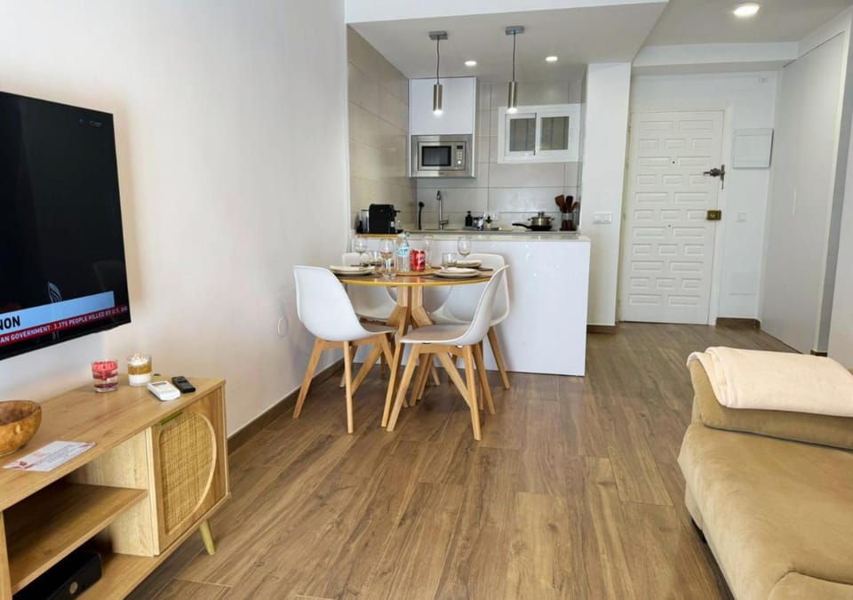 Kitchen or kitchenette, Dining area, dishwasher, microwave, oven, stove