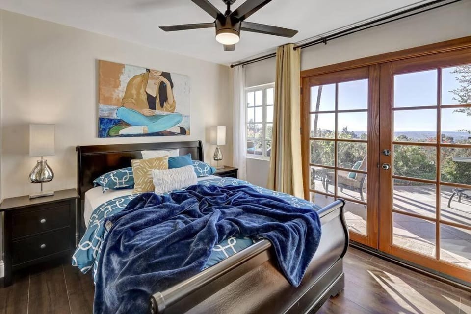 Elevado Hills Family Getaway ~ Pool ~ Games ~ Pkg! House in Vista