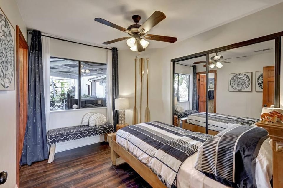 Elevado Hills Family Getaway ~ Pool ~ Games ~ Pkg! House in Vista