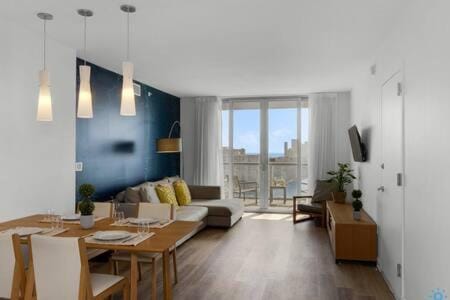 Apartment w Balcony Gym Near Beach Apartment in Hallandale Beach