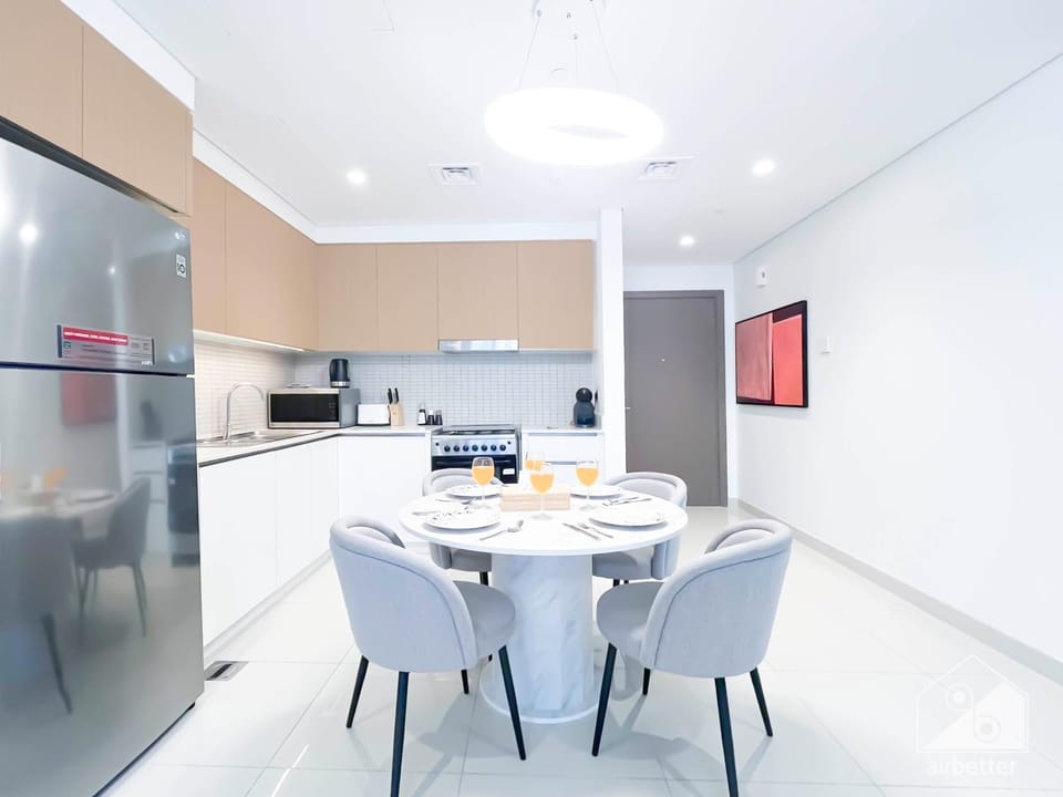 Spacious & Bright 2bedroom Apts with Balcony Dubai Creek Apartment in Dubai