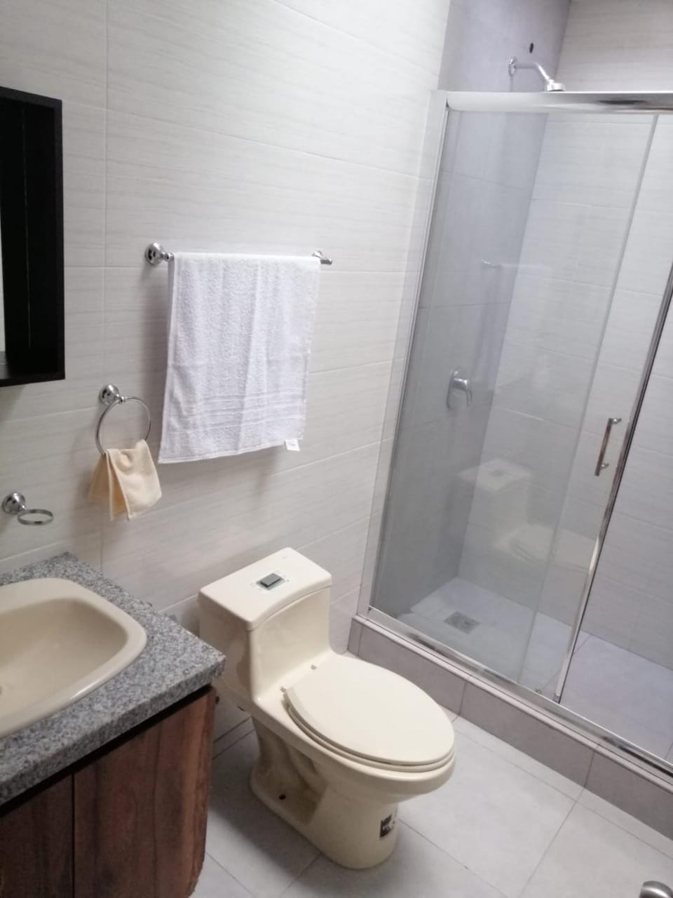 Departamento acogedor, nuevo y Amplio Apartment in Cuenca