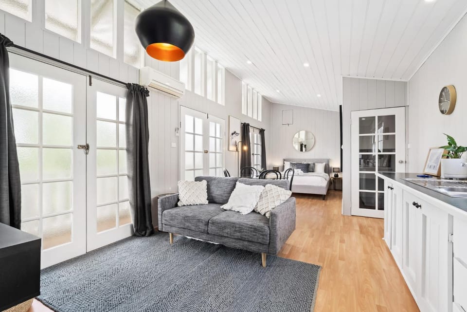Photo of the whole room, Seating area, Dining area, Bedroom