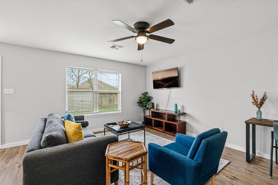 Communal lounge/ TV room, TV and multimedia, Living room