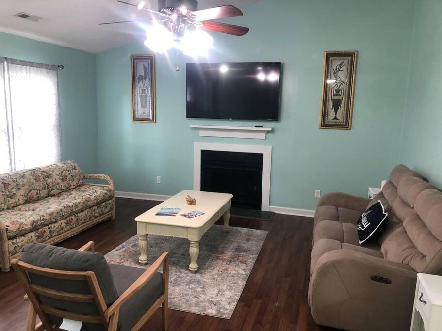 Cozy Home in Central Morehead 5min from the Beach House in Morehead City