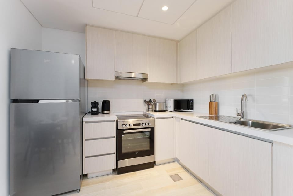 minibar, kitchen